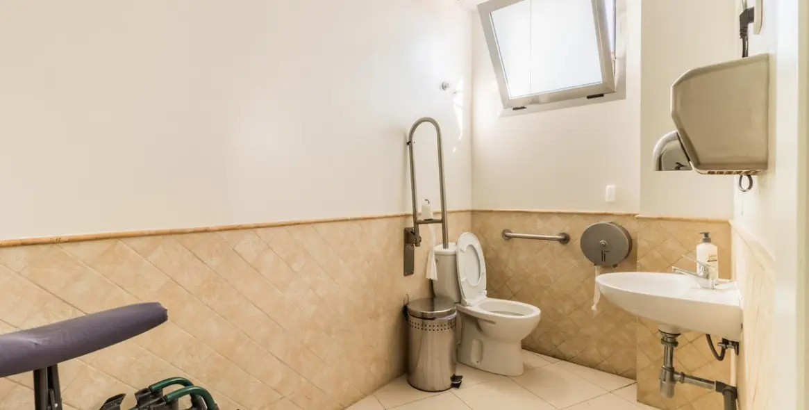 Sale of business in Nueva Andalucía 33