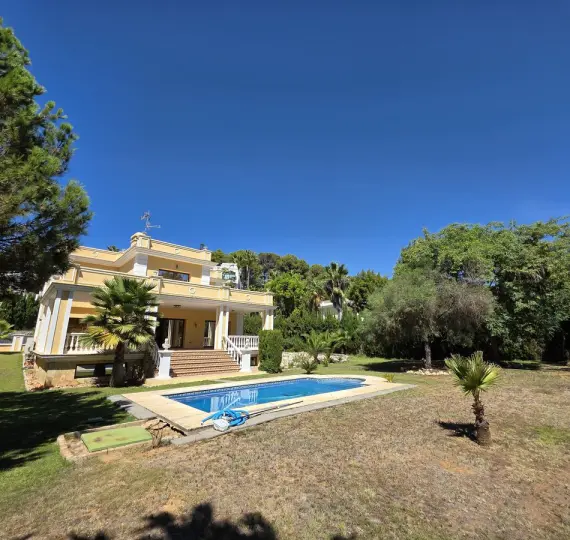 Oтдельно стоящая вилла R4765366