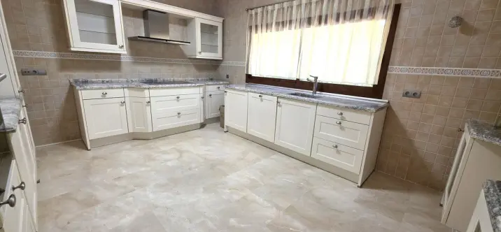 Oтдельно стоящая вилла R4765366 4