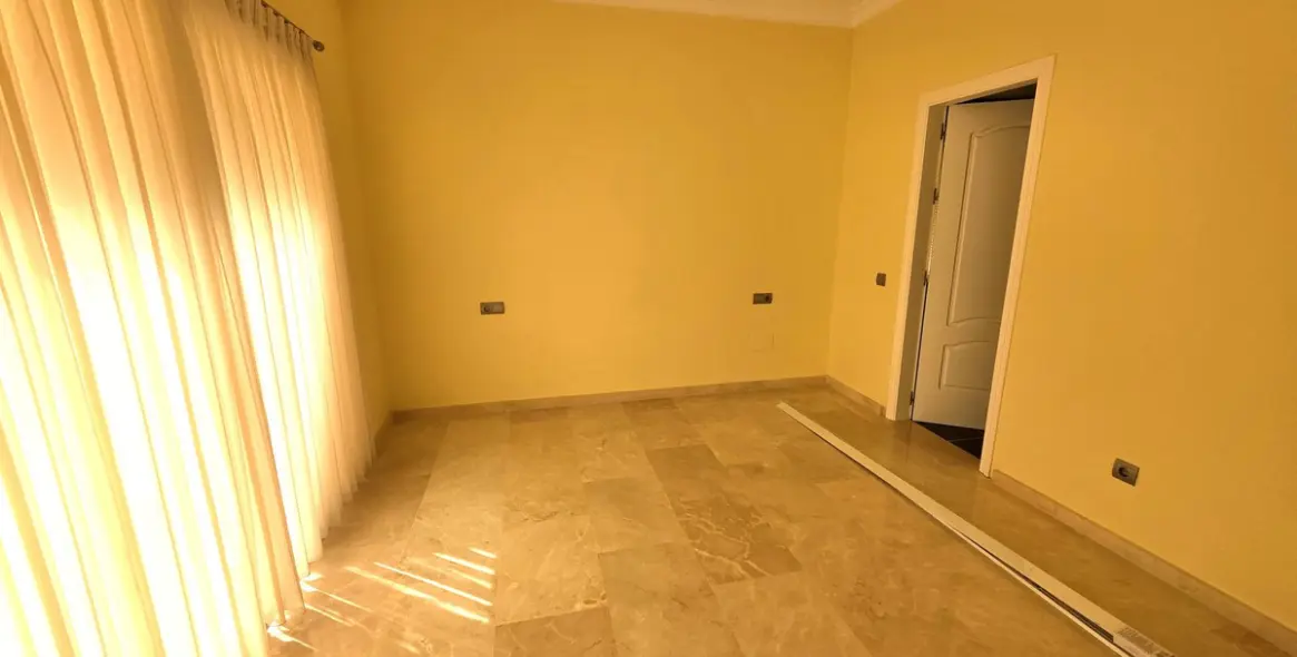 Продажа  отдельно стоящей виллы в Hacienda Las Chapas 11