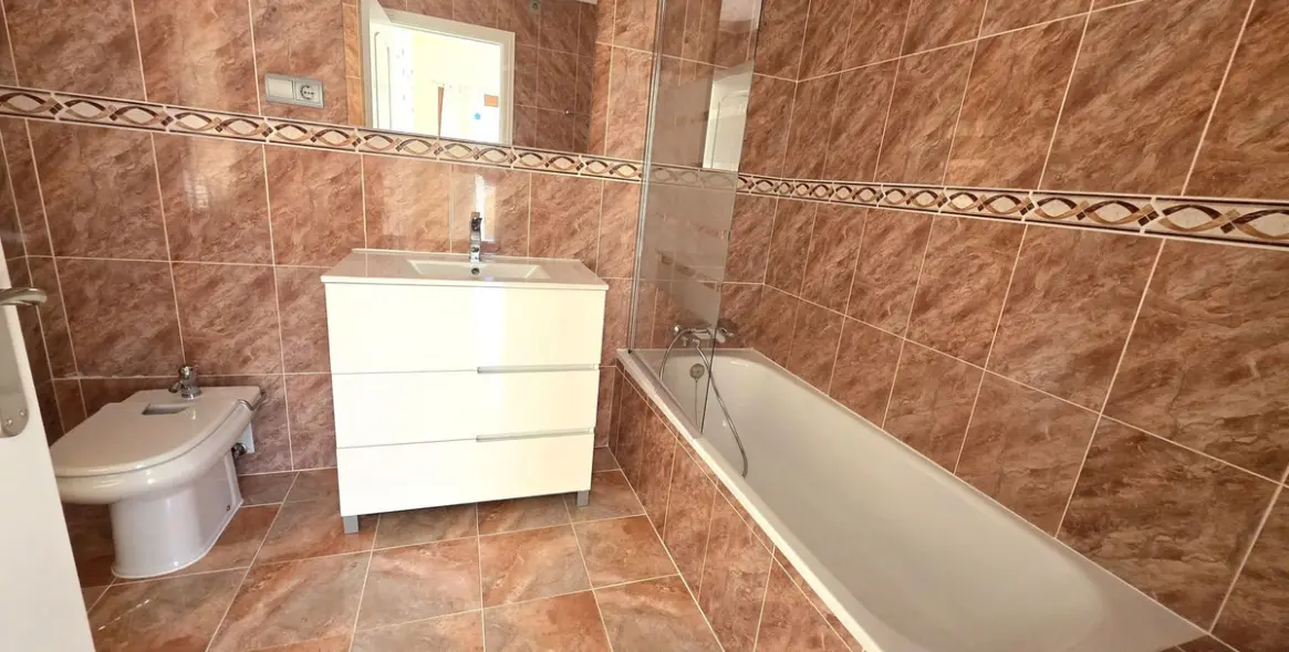 Продажа  отдельно стоящей виллы в Hacienda Las Chapas 19