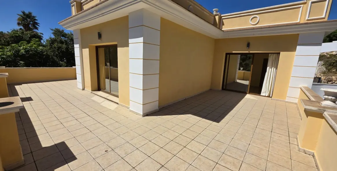 Продажа  отдельно стоящей виллы в Hacienda Las Chapas 23