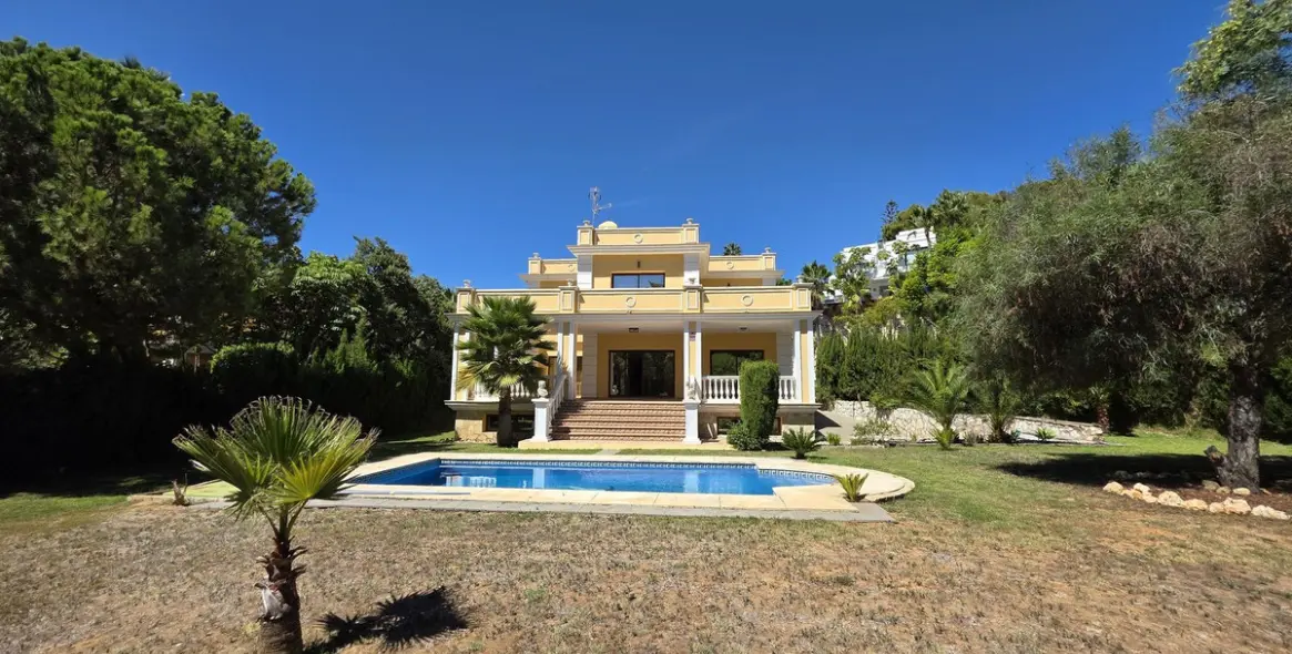 Продажа  отдельно стоящей виллы в Hacienda Las Chapas 25