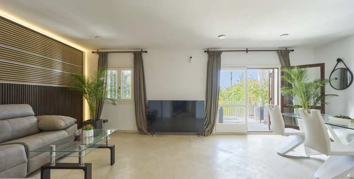 Sale of semi-detached house in Marbella (district The Golden Mile) 1