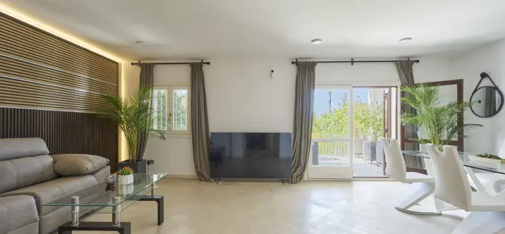 Semi-detached house R4782646 0