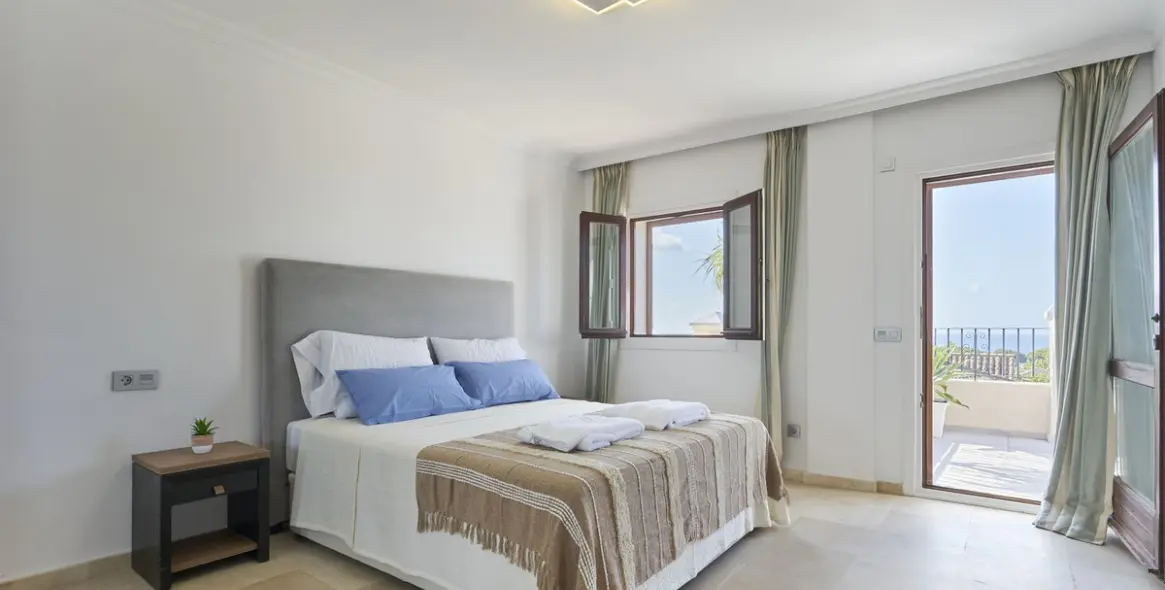 Sale of semi-detached house in Marbella (district The Golden Mile) 10