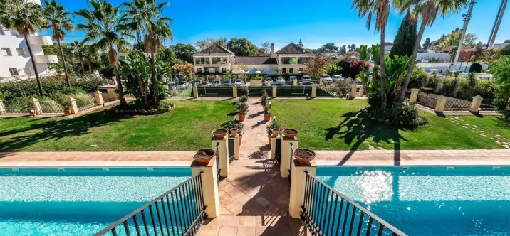 Semi-detached house R4783072 0