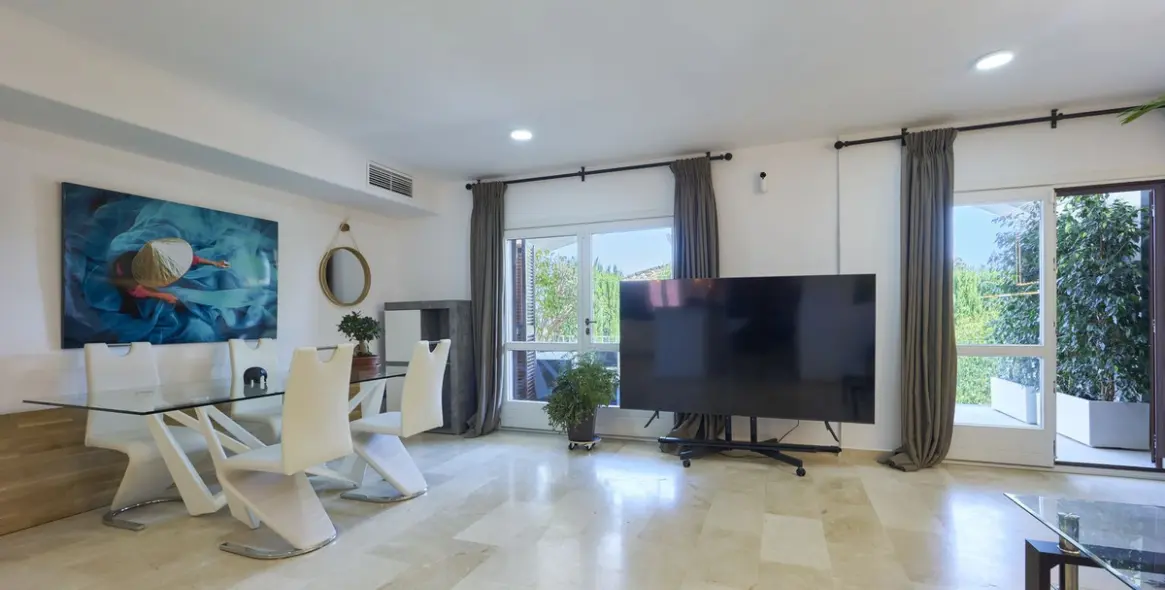 Sale of semi-detached house in Marbella (district The Golden Mile) 8