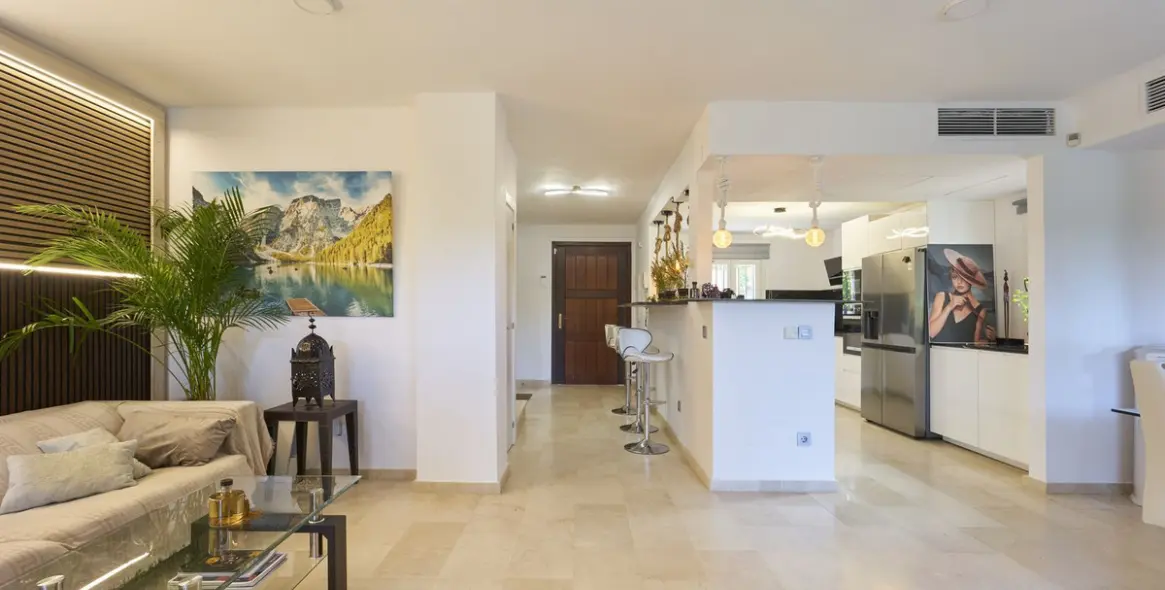 Sale of semi-detached house in Marbella (district The Golden Mile) 9
