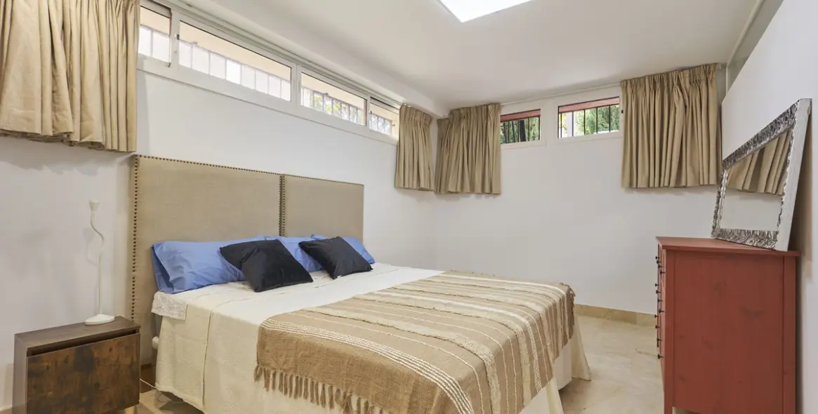 Краткосрочная аренда дома на две семьи в The Golden Mile 21