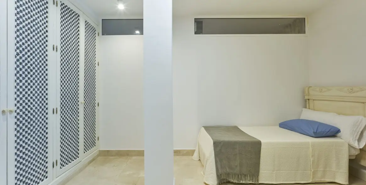 Краткосрочная аренда дома на две семьи в The Golden Mile 23