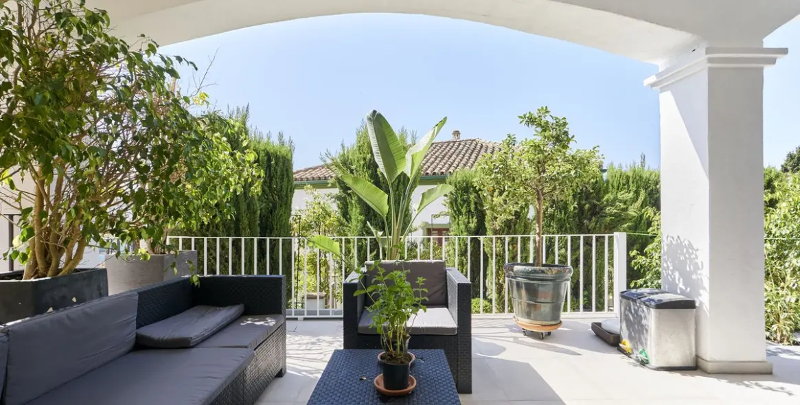 Краткосрочная аренда дома на две семьи в The Golden Mile 31