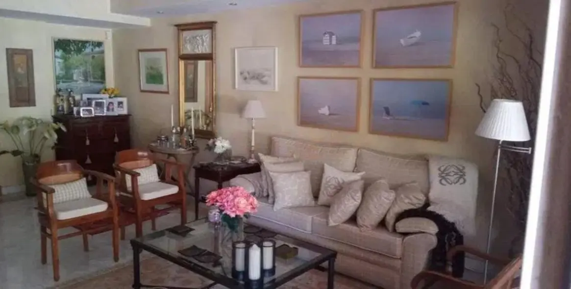 Sale of townhouse in The Golden Mile 12