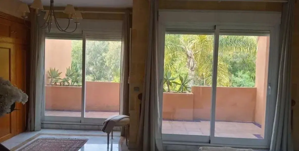 Sale of townhouse in The Golden Mile 19