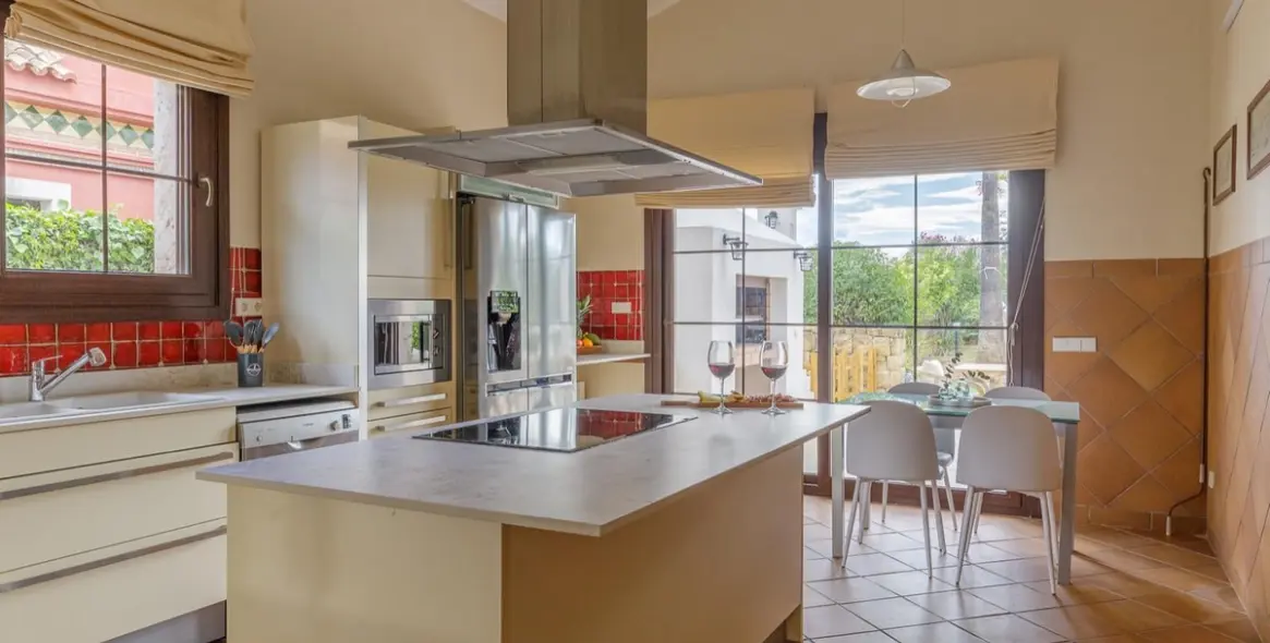 Sale of detached villa in Mijas Golf 5