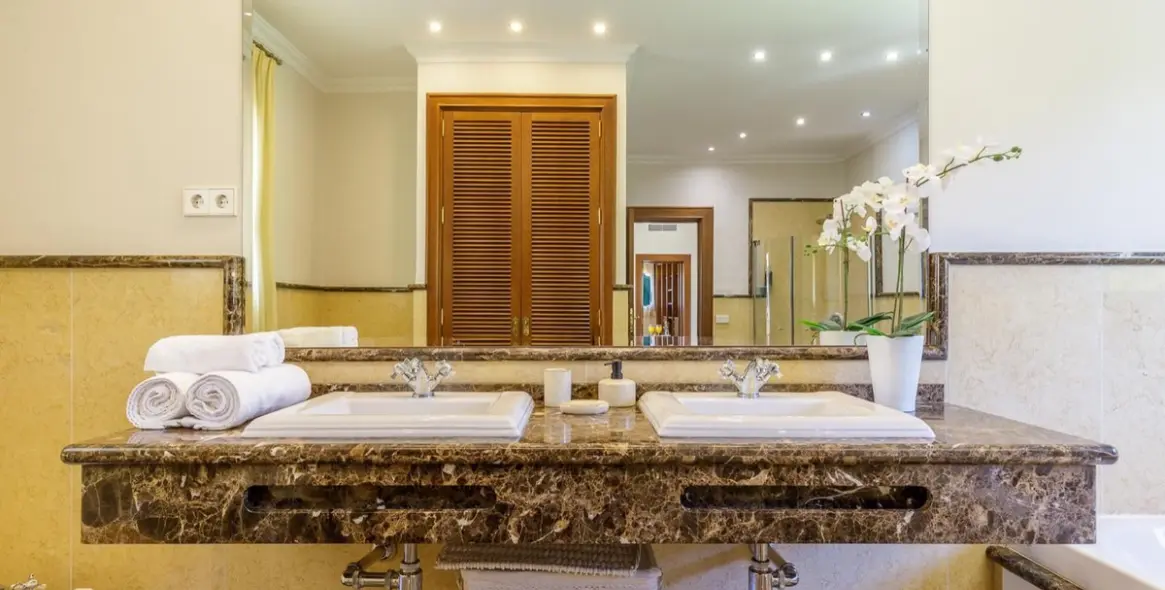 Sale of detached villa in Mijas Golf 13