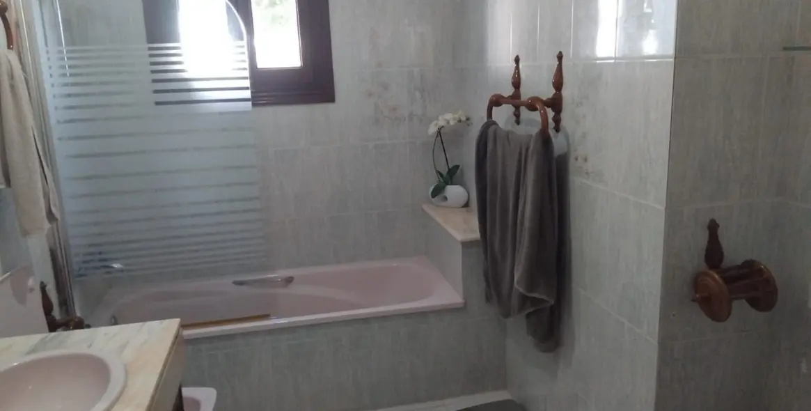 Sale of restaurant in El Paraiso 27