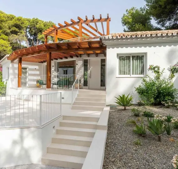 Продажа  отдельно стоящей виллы в Marbella