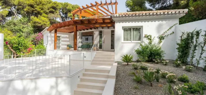 Продажа  отдельно стоящей виллы в Marbella 1