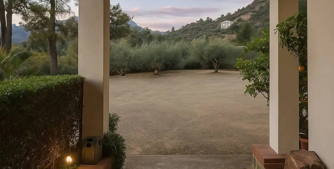 Продажа  отдельно стоящей виллы в Istán 5