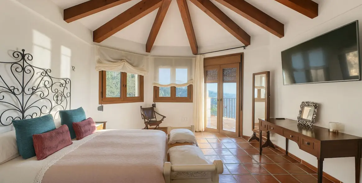 Продажа  отдельно стоящей виллы в Istán 18