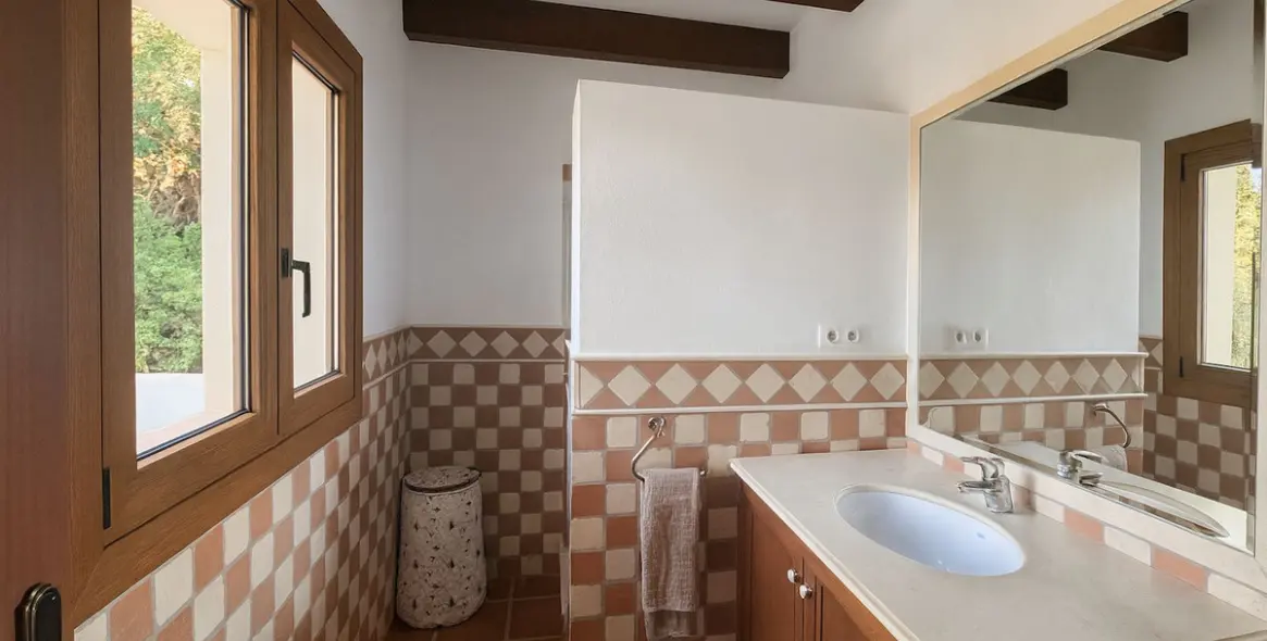 Sale of detached villa in Istán 22