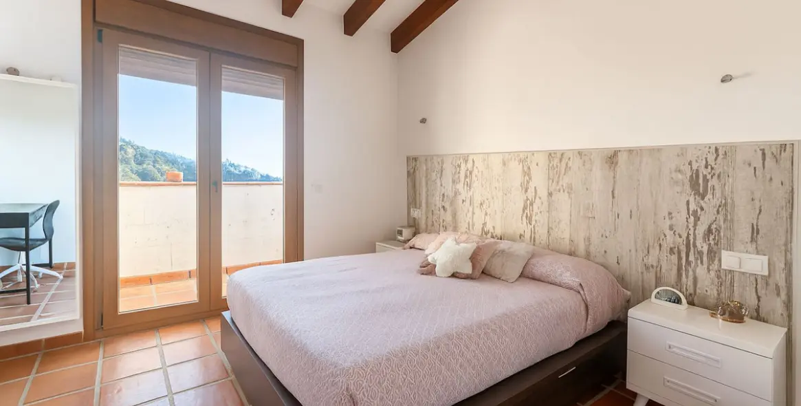 Sale of detached villa in Istán 23