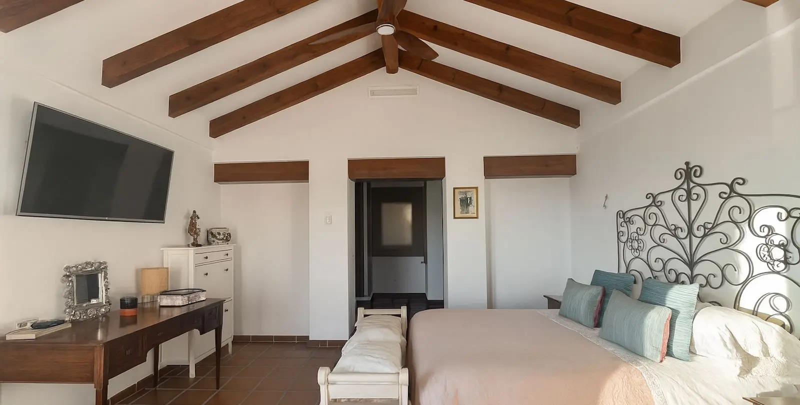 Sale of detached villa in Istán 17