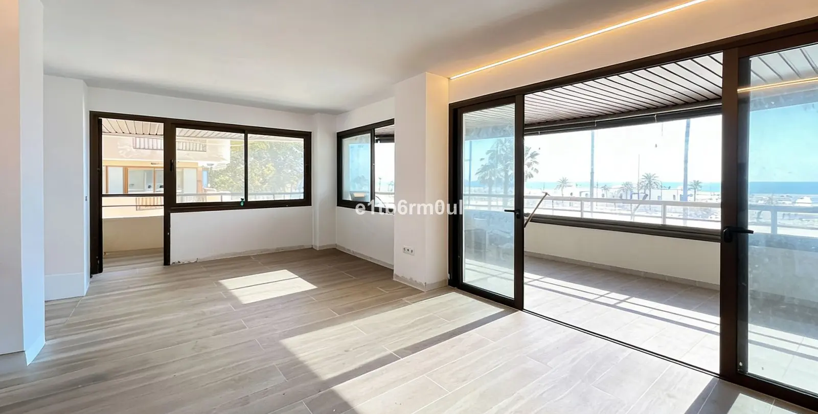 Venta de apartamento en planta media en Marbella 3