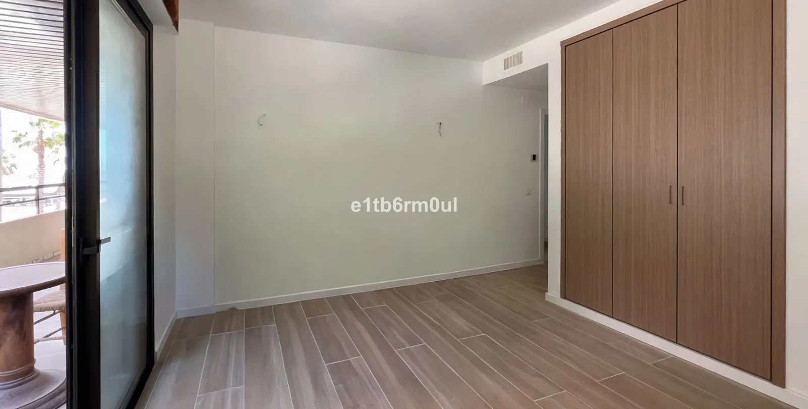 Venta de apartamento en planta media en Marbella 9