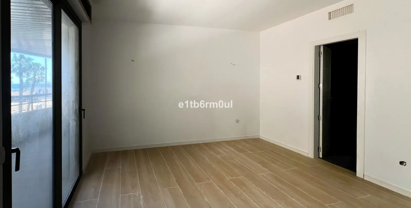 Venta de apartamento en planta media en Marbella 16