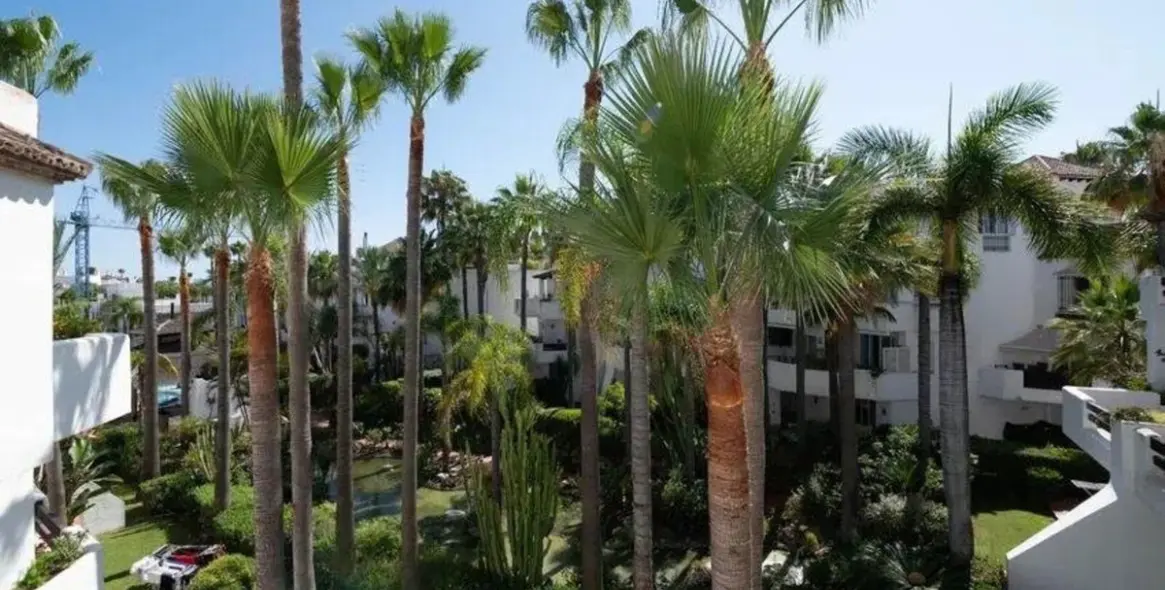 Sale of penthouse duplex in Puerto Banús 7