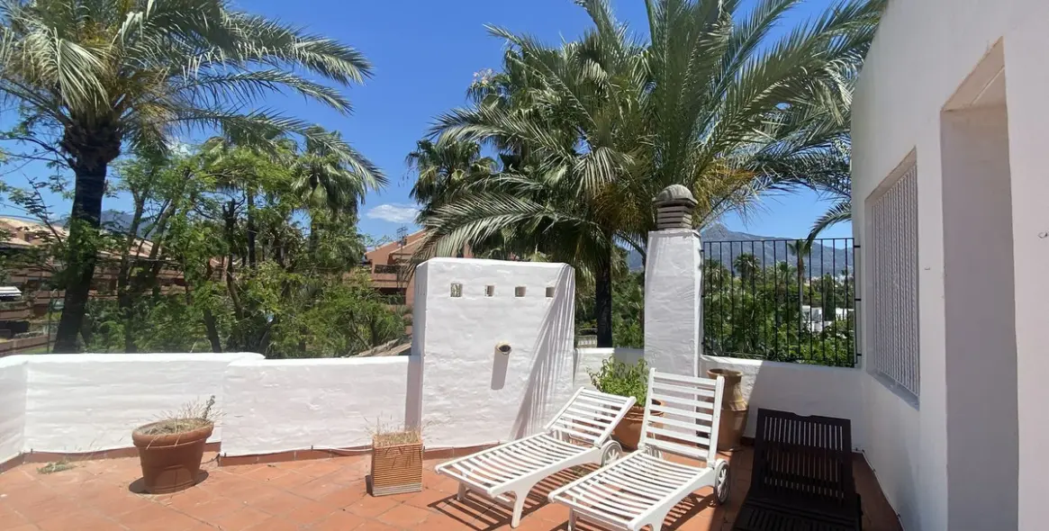 Sale of penthouse duplex in Puerto Banús 12