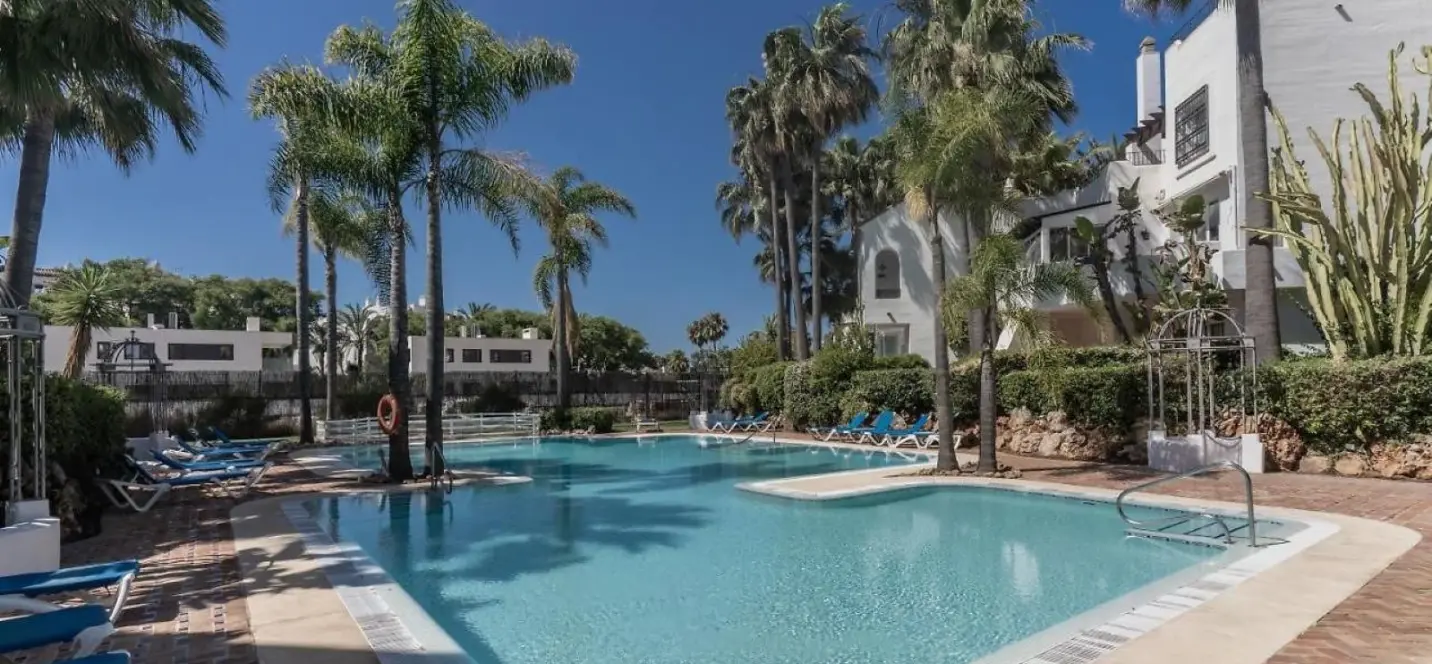 Sale of penthouse duplex in Puerto Banús 0
