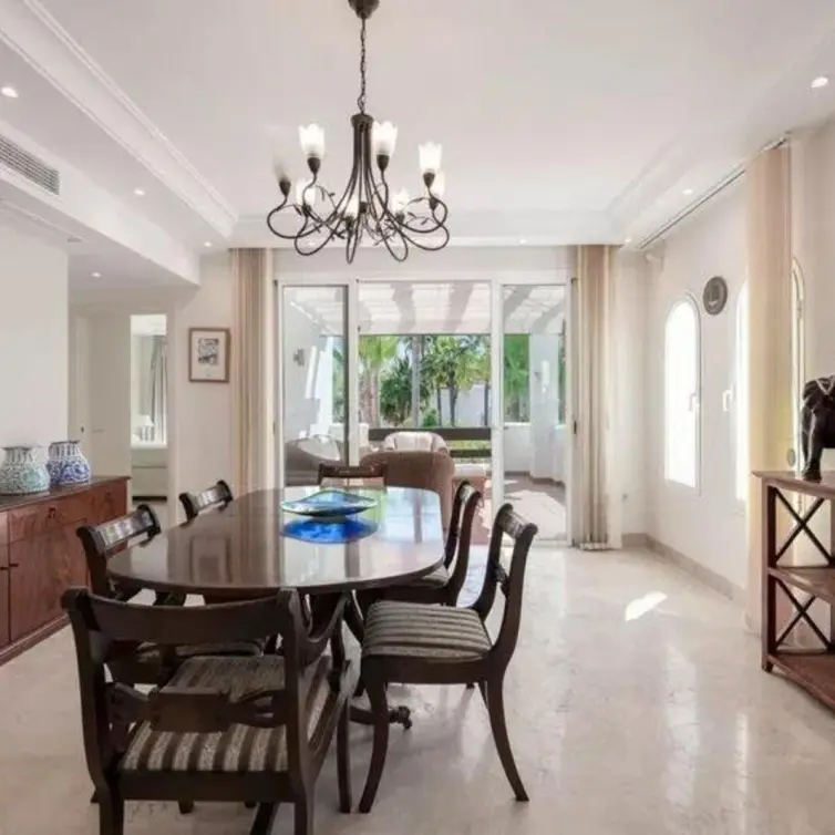 Sale of penthouse duplex in Puerto Banús