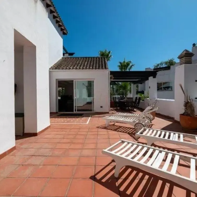Sale of penthouse duplex in Puerto Banús