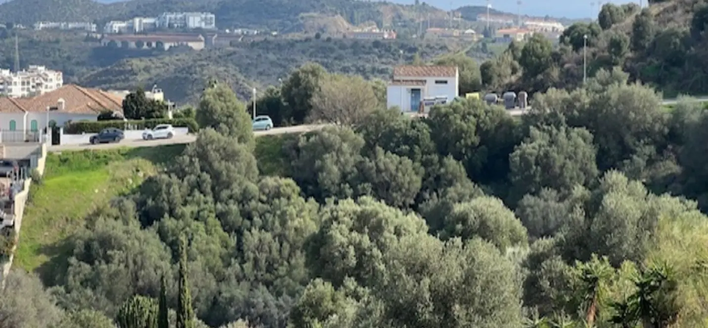 Sale of commercial plot in Cerros del Aguila 1