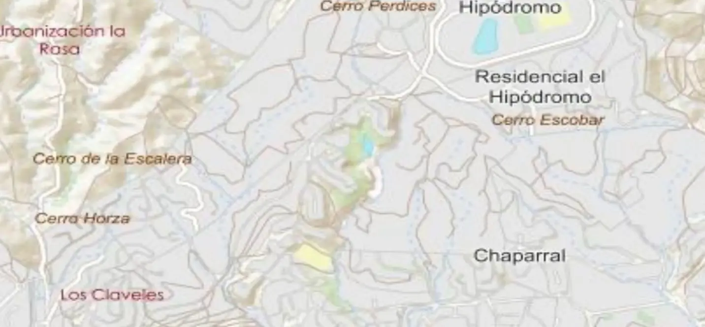 Sale of commercial plot in Cerros del Aguila 2