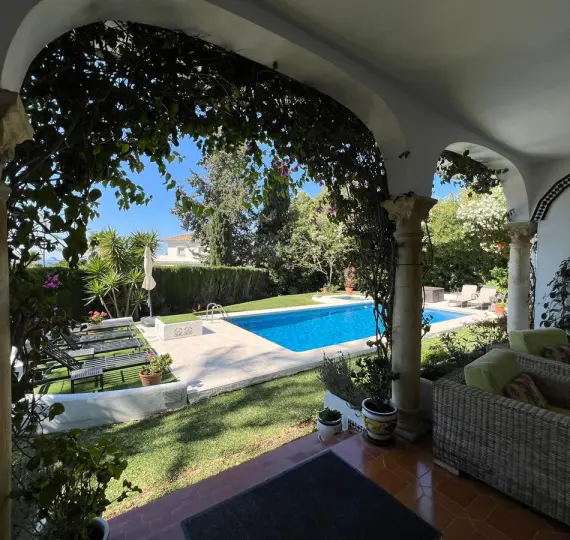 Oтдельно стоящая вилла R5040070