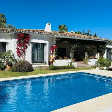 Venta de villa independiente en El Paraiso