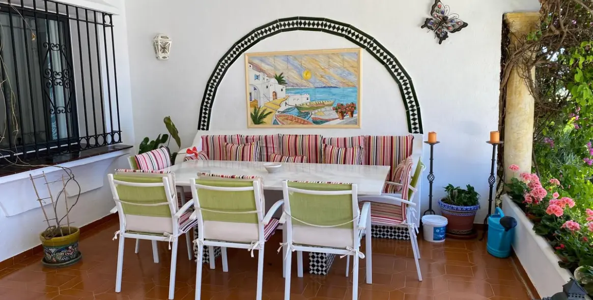 Venta de villa independiente en El Paraiso 6