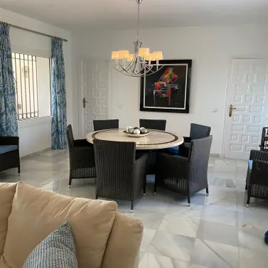 Sale of detached villa in El Paraiso