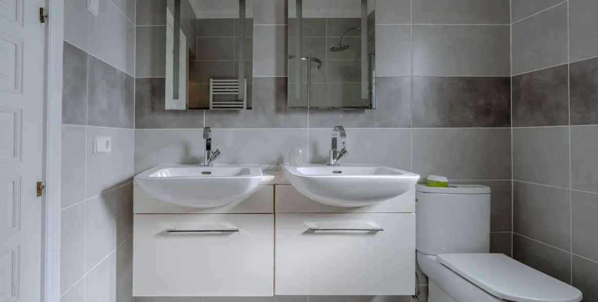 Sale of detached villa in El Paraiso 28