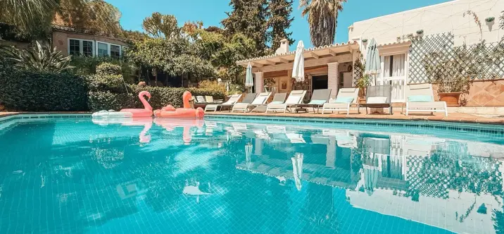 Продажа  отдельно стоящей виллы в Nueva Andalucía 0