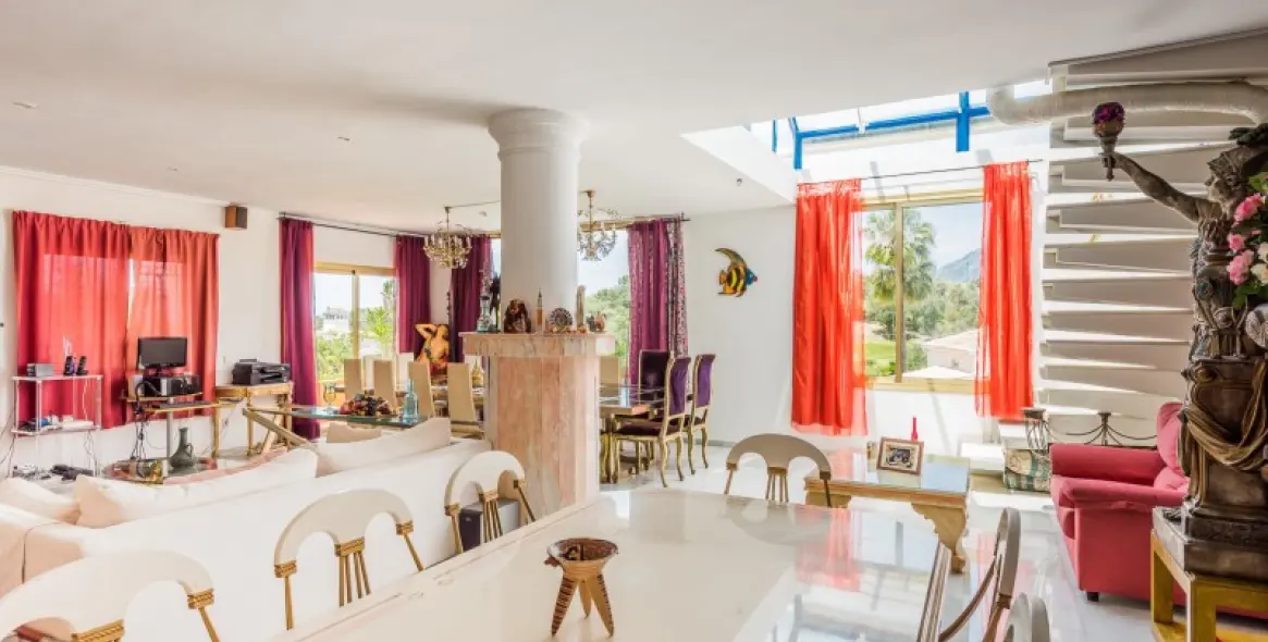 Sale of detached villa in El Rosario 4