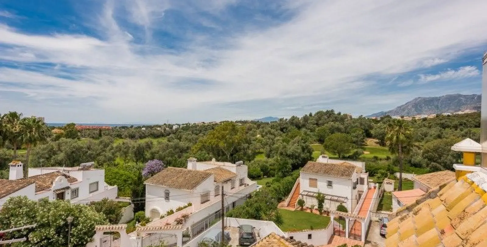 Sale of detached villa in El Rosario 2