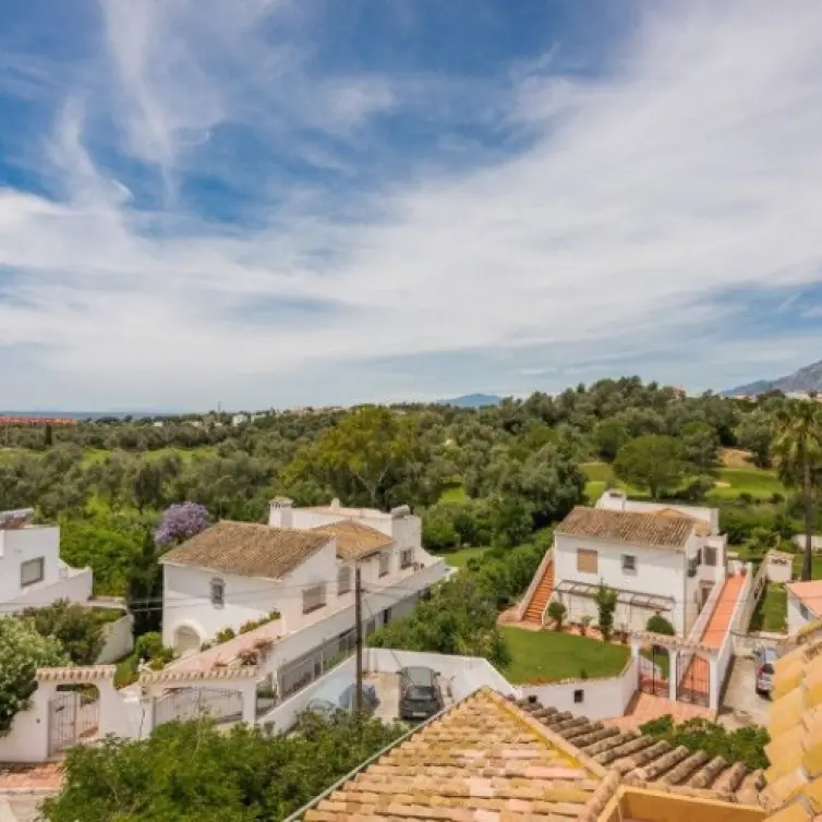 Sale of detached villa in El Rosario
