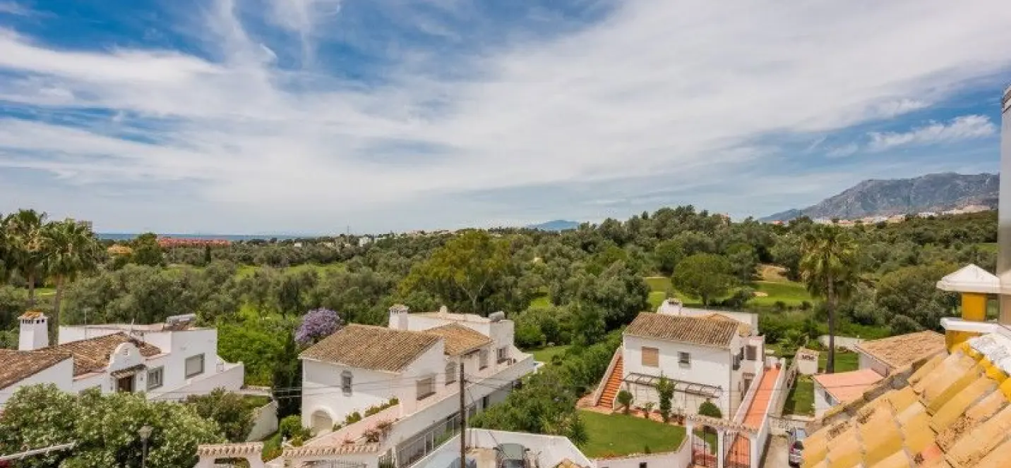 Sale of detached villa in El Rosario 1