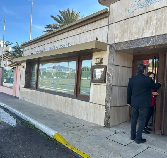 Venta de restaurante en El Paraiso