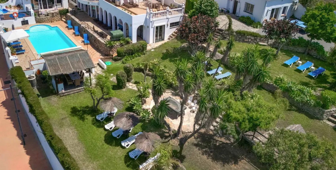 Продажа  отдельно стоящей виллы в Estepona 4